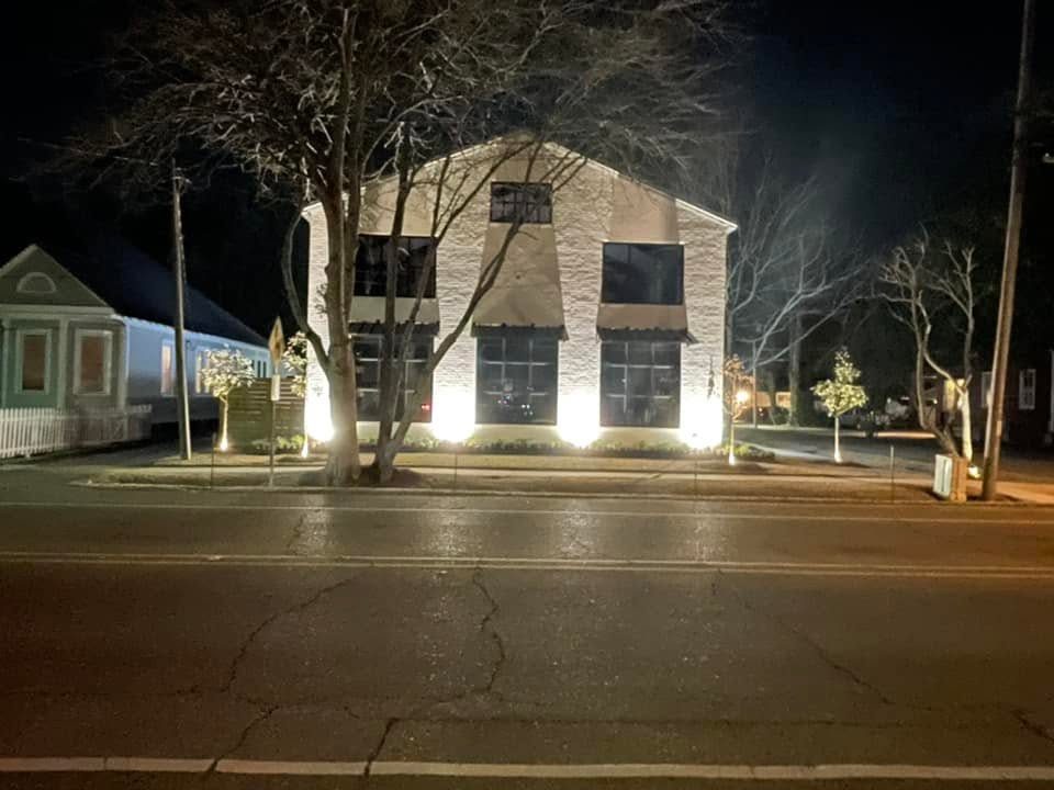 Commercial exterior uplighting